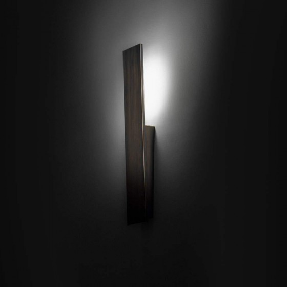 Essential Wall Lamp